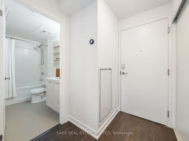 301 - 1205 Queen St W
