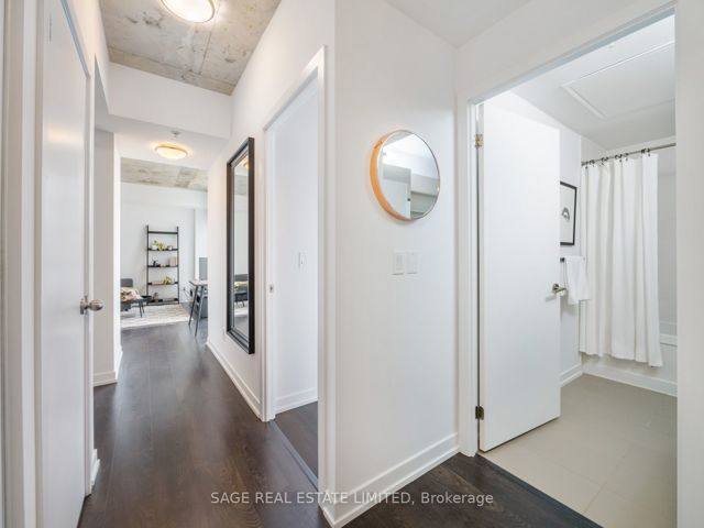 301 - 1205 Queen St W