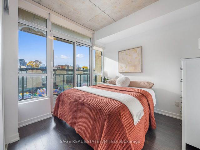 301 - 1205 Queen St W