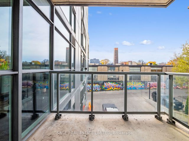 301 - 1205 Queen St W