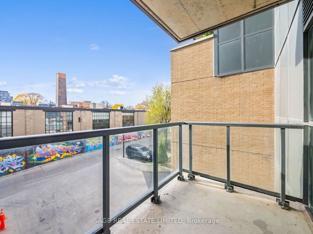 301 - 1205 Queen St W
