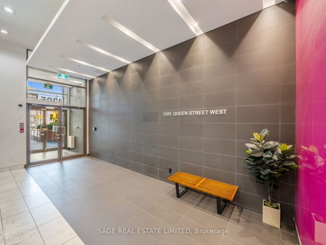 301 - 1205 Queen St W