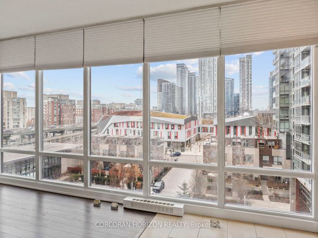 718 - 15 Brunel Crt