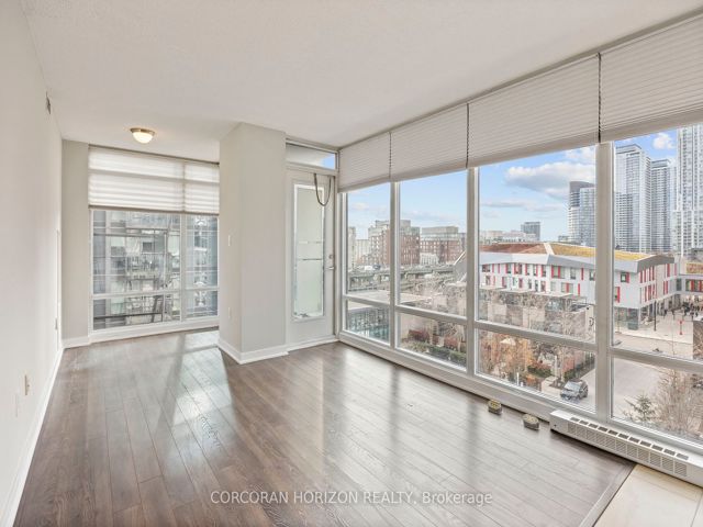 718 - 15 Brunel Crt