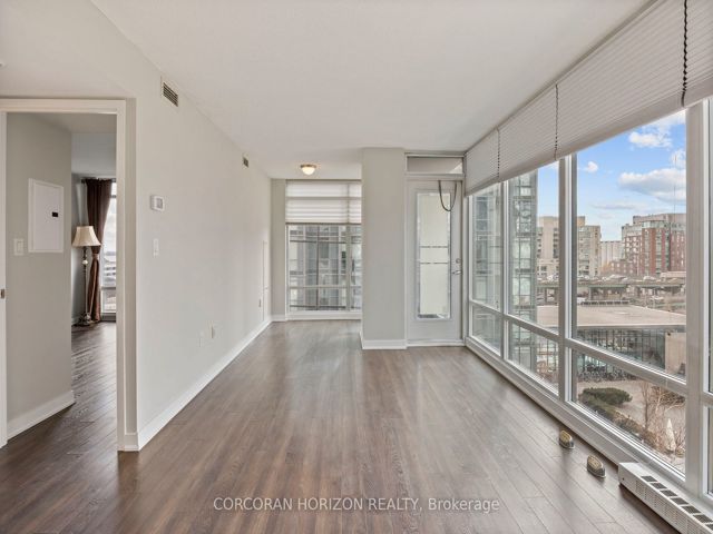 718 - 15 Brunel Crt