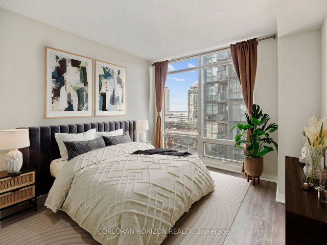 718 - 15 Brunel Crt
