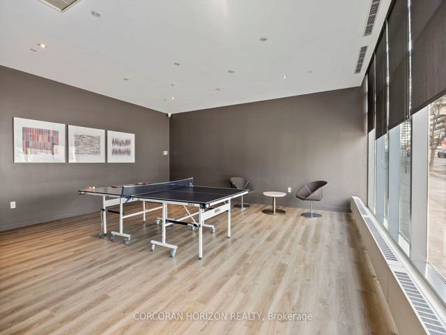 718 - 15 Brunel Crt
