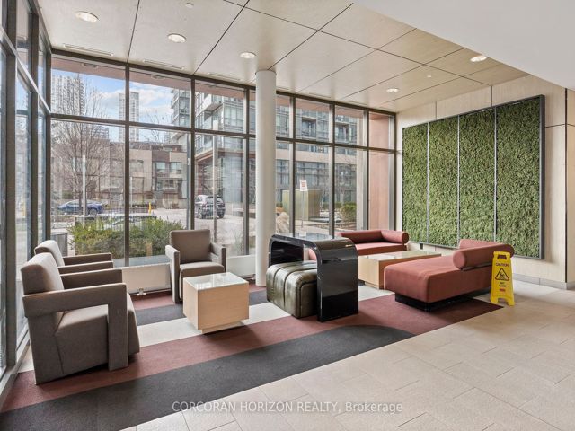 718 - 15 Brunel Crt