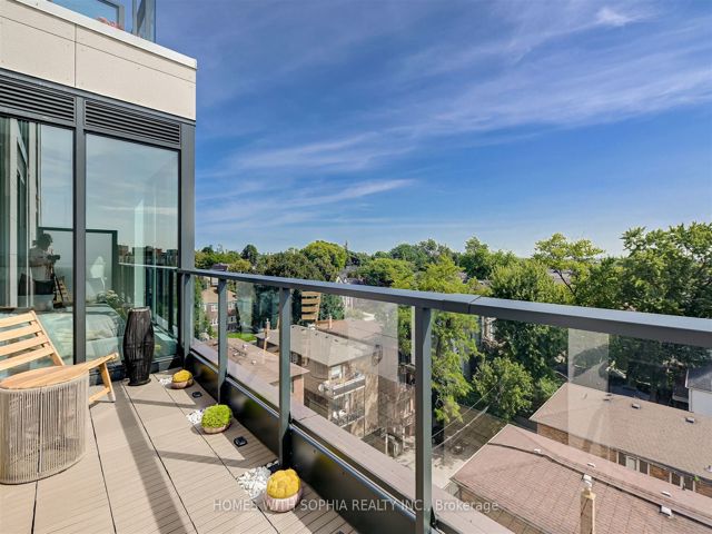 607 - 250 Lawrence Ave W