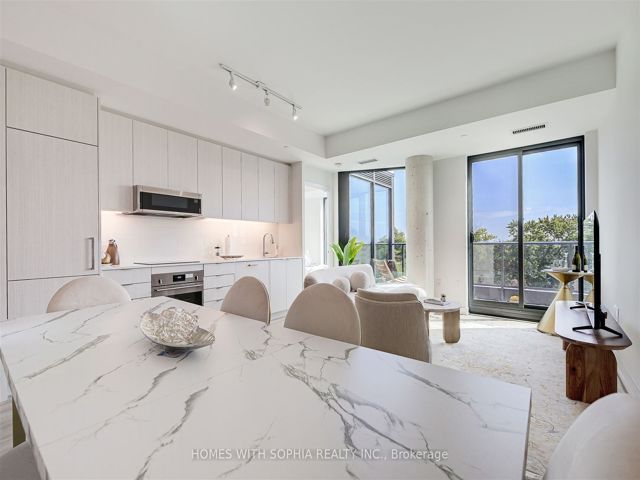 607 - 250 Lawrence Ave W