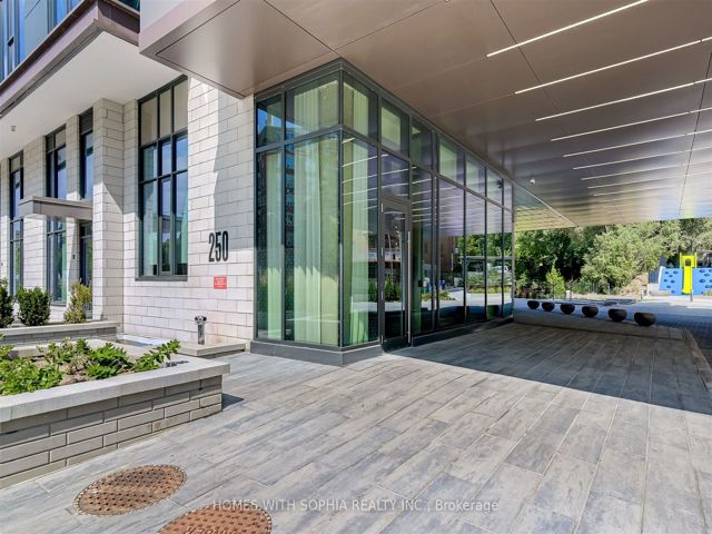 607 - 250 Lawrence Ave W
