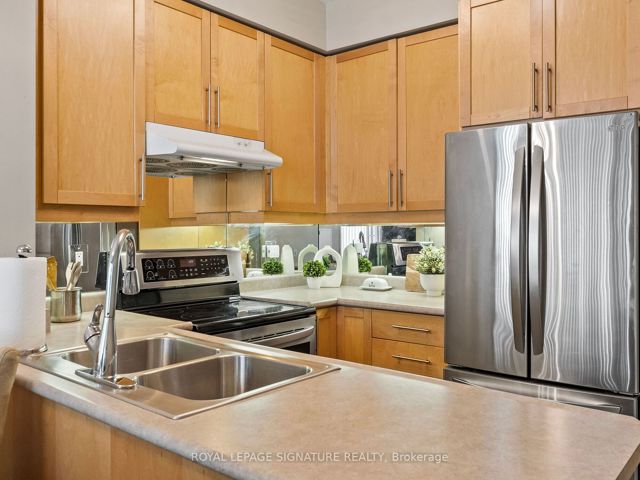 306 - 1121 Bay St