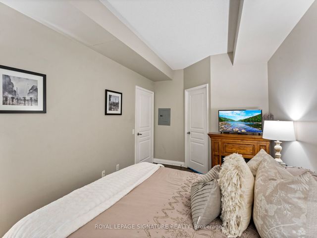 306 - 1121 Bay St
