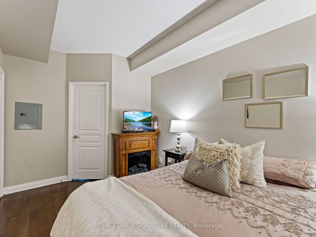 306 - 1121 Bay St