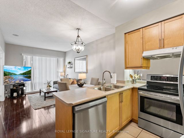 306 - 1121 Bay St