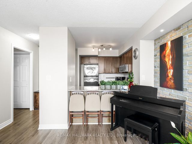 413 - 225 Wellesley St E