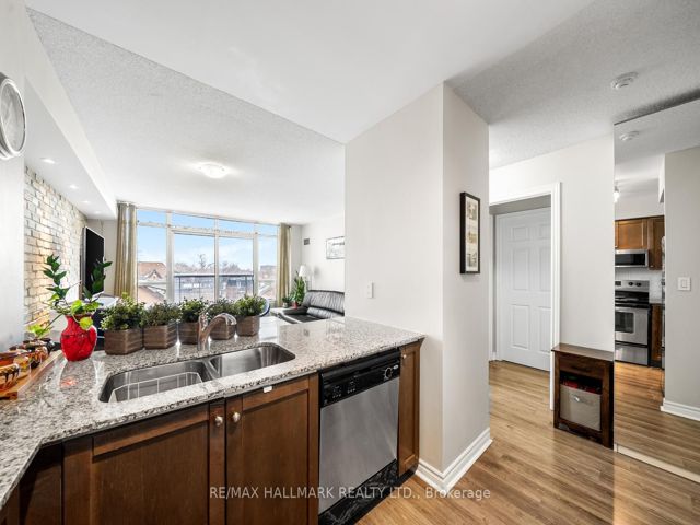 413 - 225 Wellesley St E