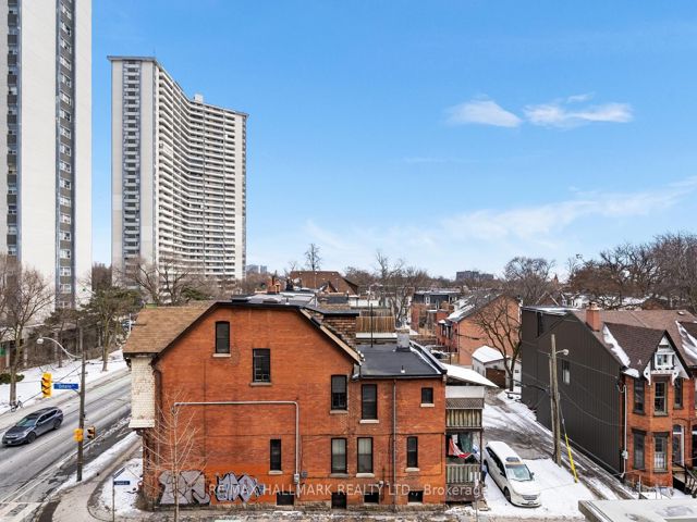 413 - 225 Wellesley St E
