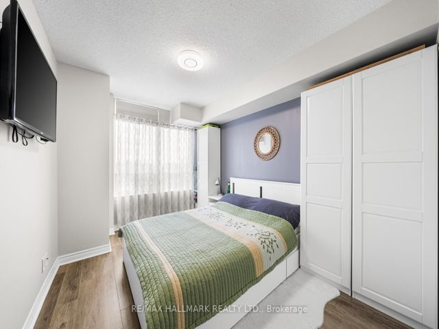 413 - 225 Wellesley St E