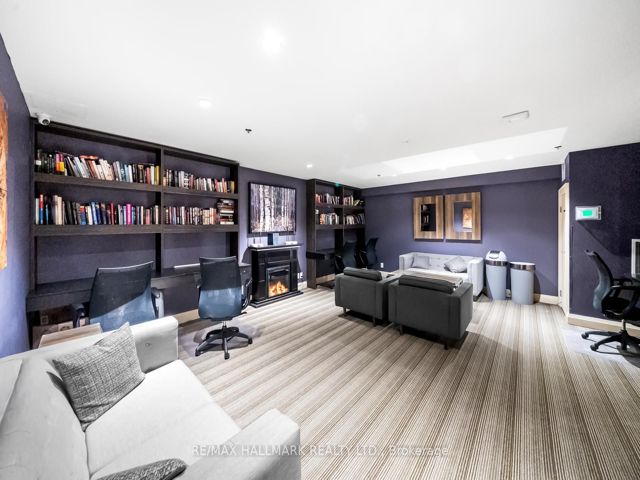 413 - 225 Wellesley St E