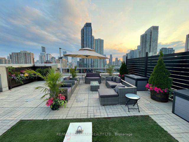 413 - 225 Wellesley St E