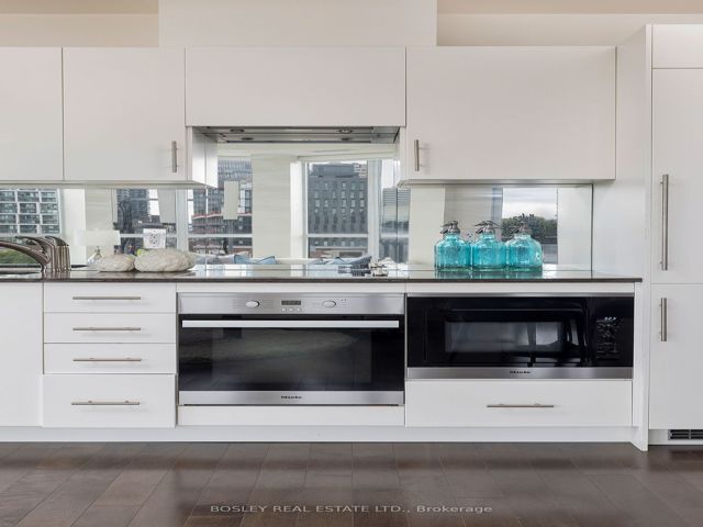 412 - 23 Glebe Rd W