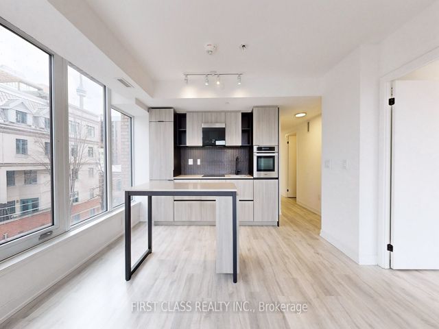 402 - 2 Augusta Ave