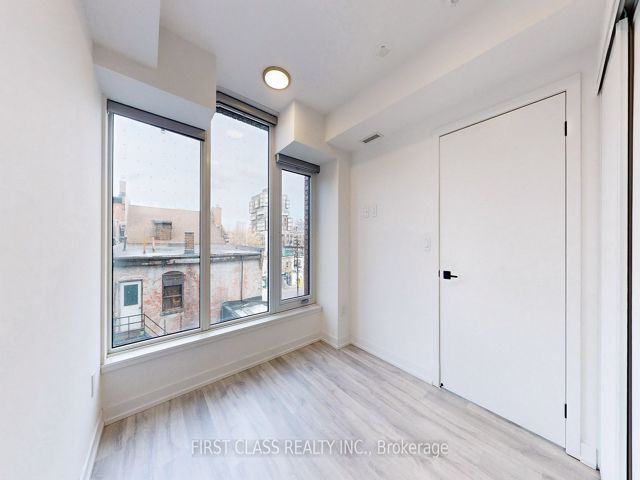 402 - 2 Augusta Ave