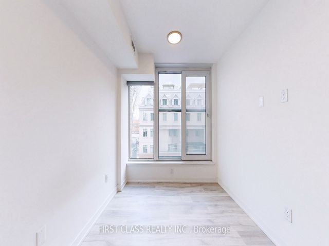 402 - 2 Augusta Ave