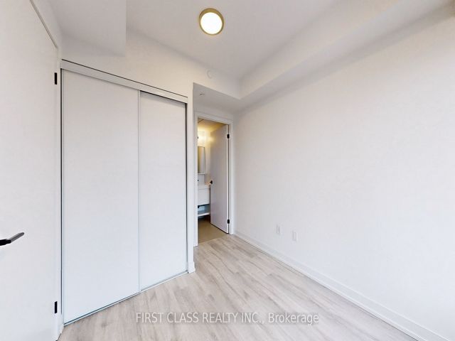 402 - 2 Augusta Ave