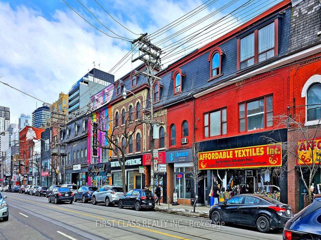 402 - 2 Augusta Ave