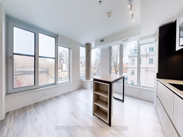 402 - 2 Augusta Ave