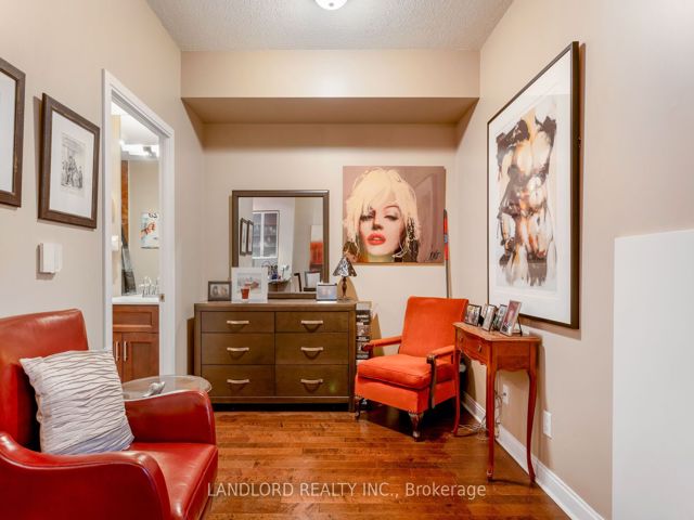 209 - 21 Scollard St