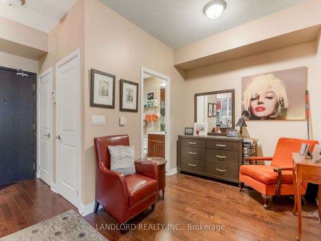 209 - 21 Scollard St