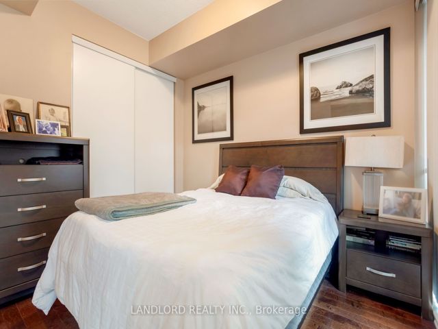 209 - 21 Scollard St