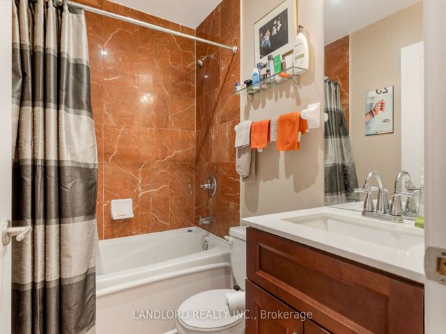 209 - 21 Scollard St