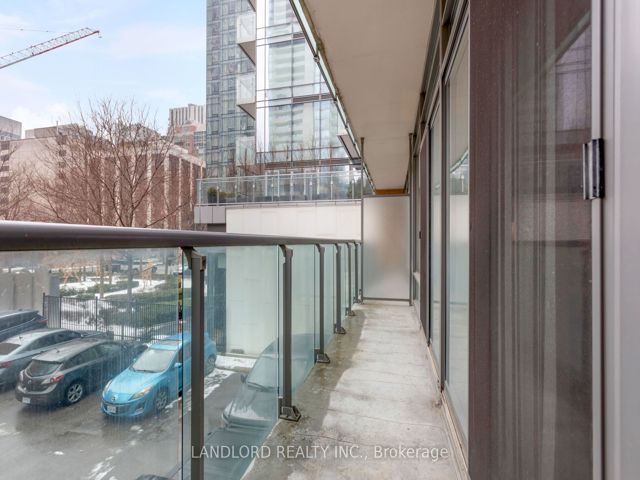 209 - 21 Scollard St