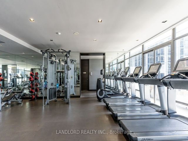 209 - 21 Scollard St