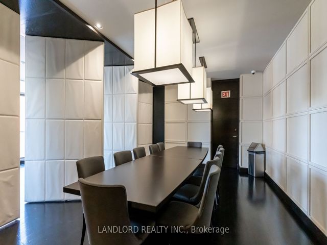 209 - 21 Scollard St