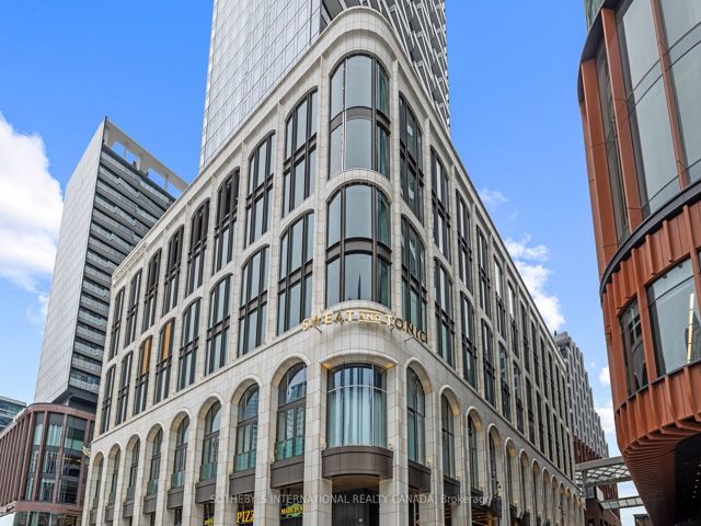 1505 - 470 Front St W