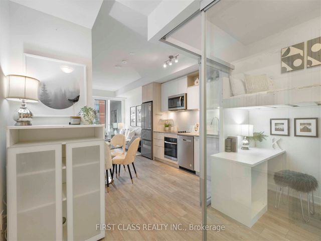 307 - 70 Princess St