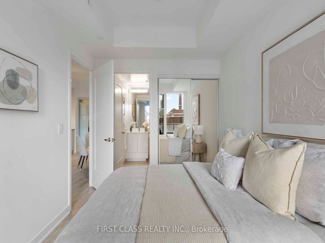 307 - 70 Princess St