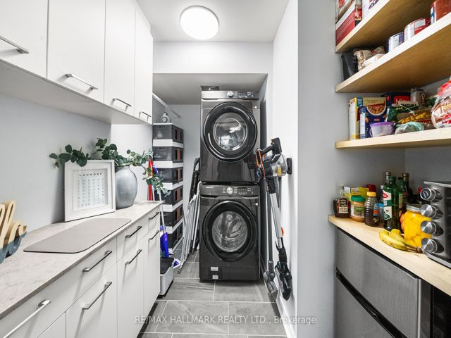 303 - 70 Mill St