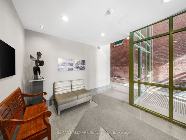 303 - 70 Mill St