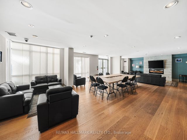 303 - 70 Mill St