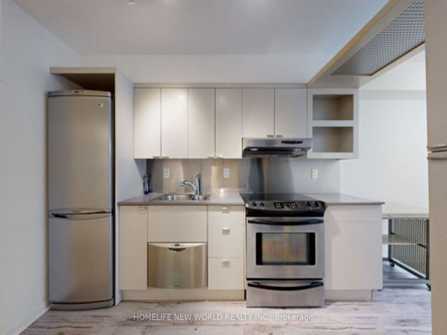 752 - 111 Elizabeth St