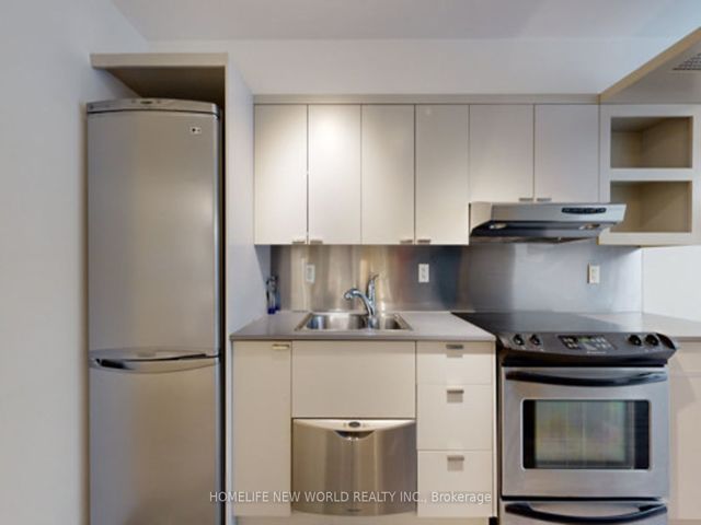 752 - 111 Elizabeth St