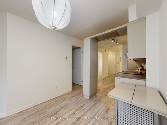 752 - 111 Elizabeth St