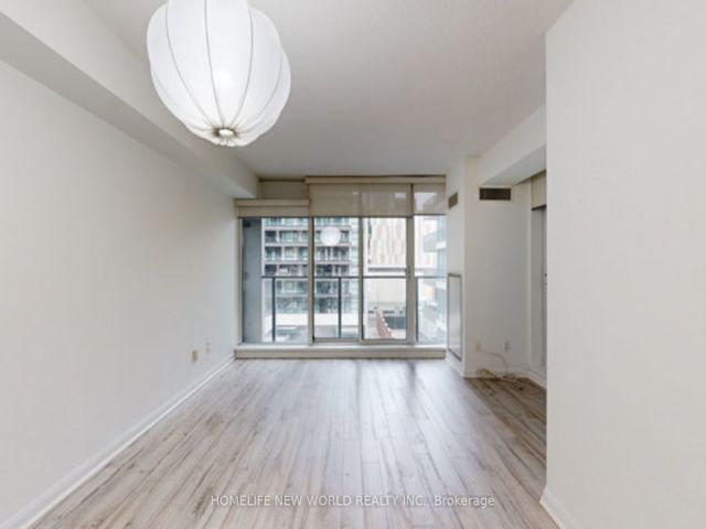 752 - 111 Elizabeth St