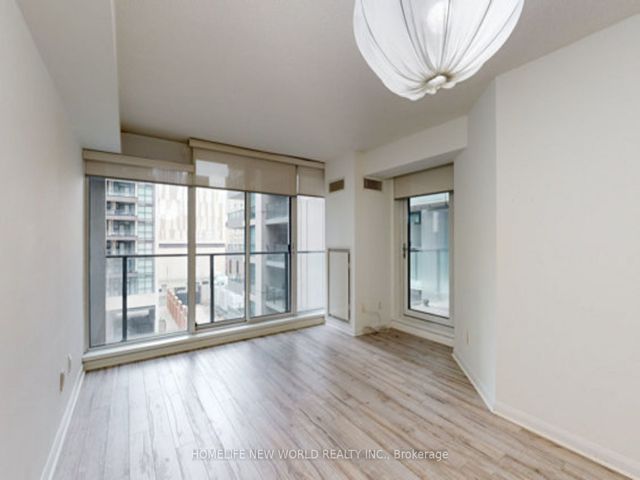 752 - 111 Elizabeth St